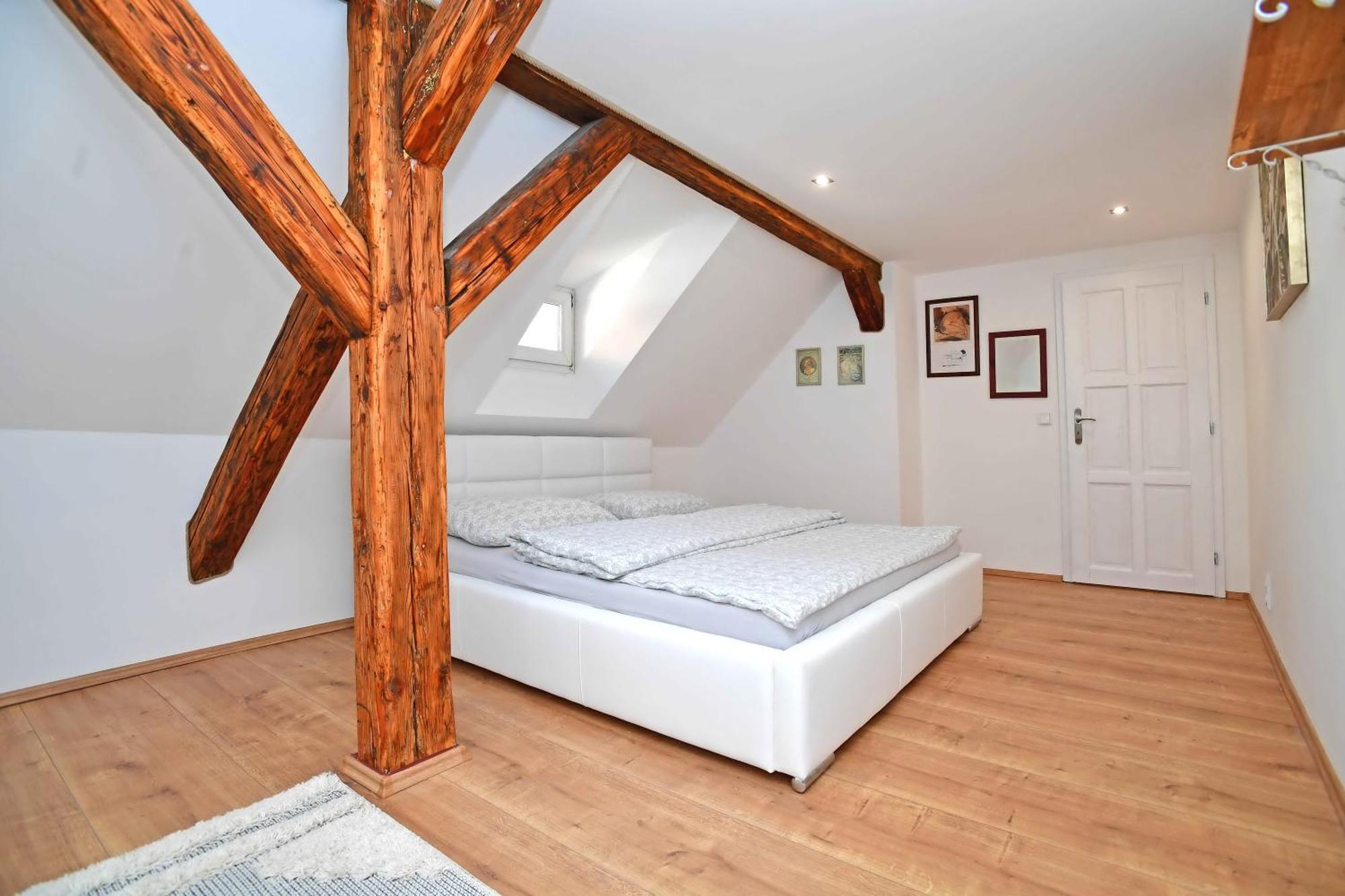 Romantic Apartment Under The Prague Castle ภายนอก รูปภาพ