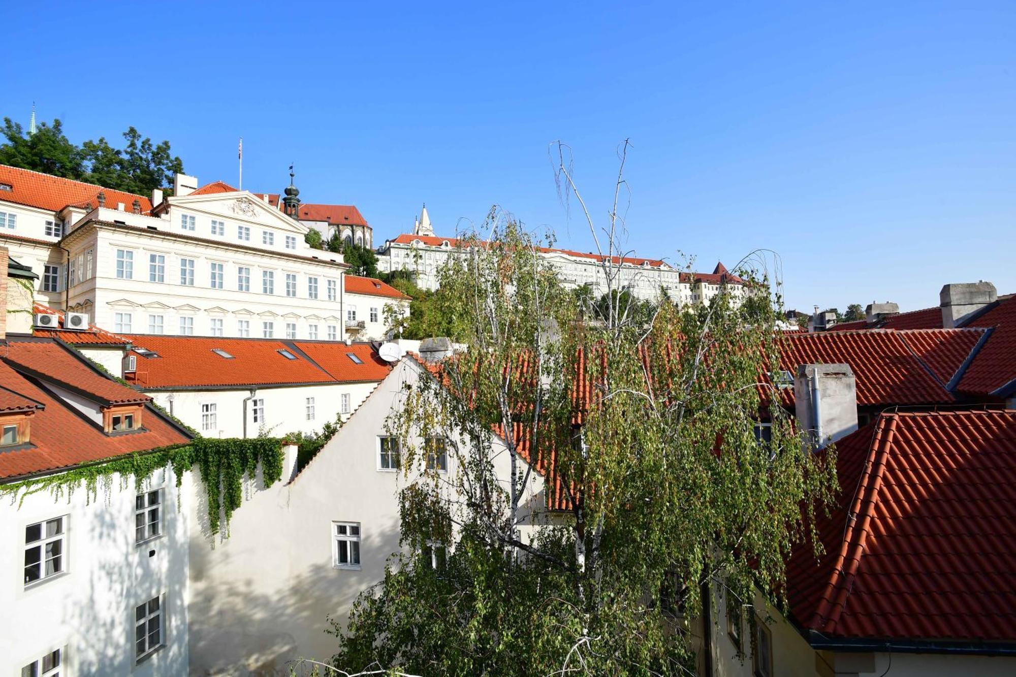 Romantic Apartment Under The Prague Castle ภายนอก รูปภาพ